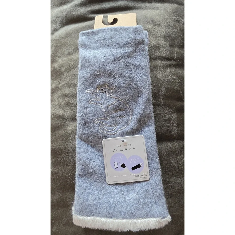 Fingerless Gloves Free Size Light Grey Cat Pattern Women NWT